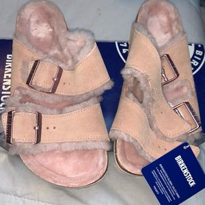 NIB Birkenstock Arizona Shearling Suede Fur Light Rose Pink Sandals. EU size 37